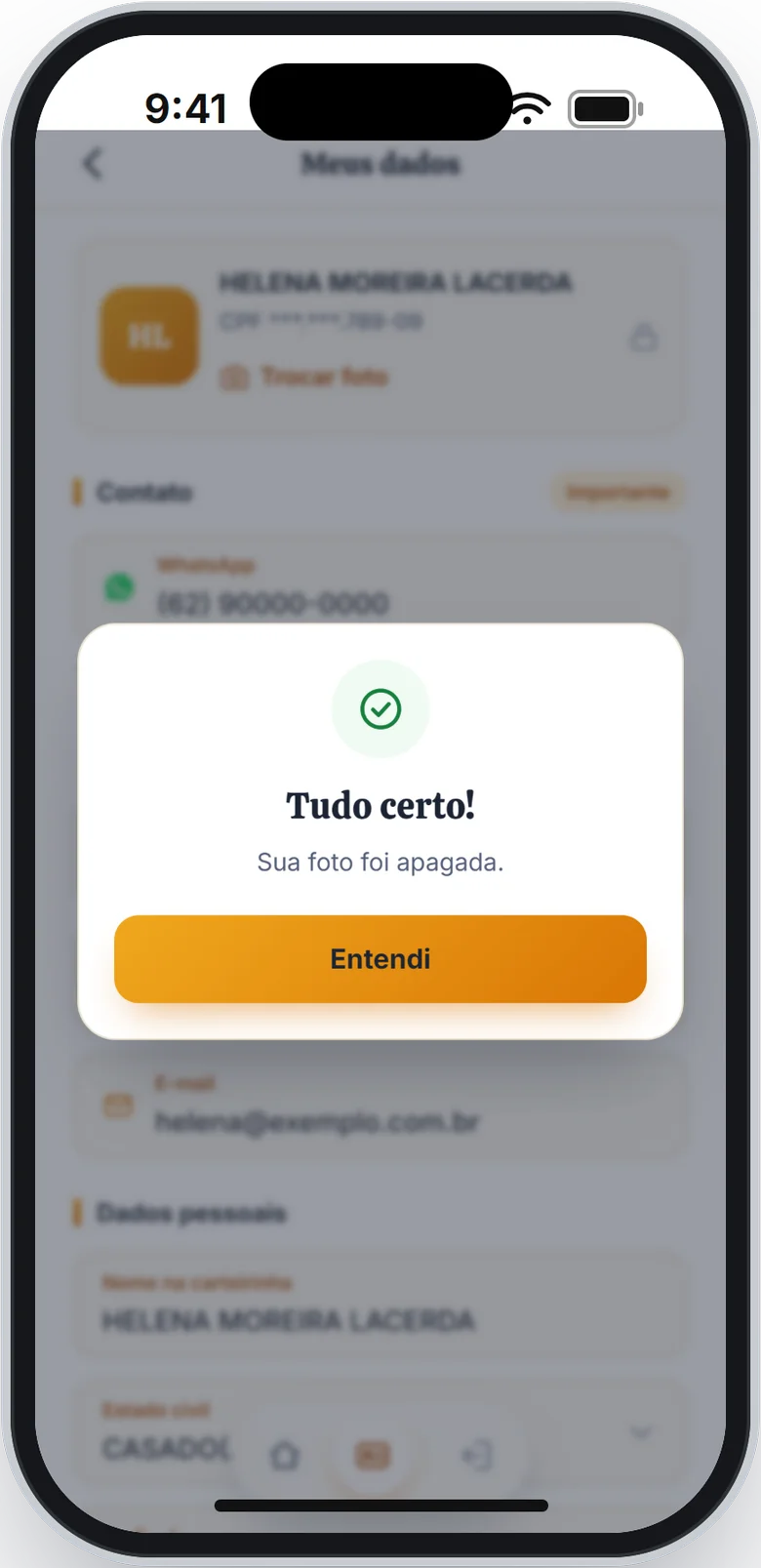 Aviso Tudo certo! Sua foto foi apagada, com as iniciais do nome no cartão ao fundo